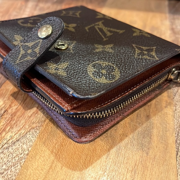 Louis Vuitton micro wallet - Picture 2 of 4